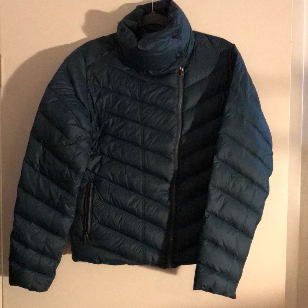 Patagonia Women’s Prow Down Jacket Large